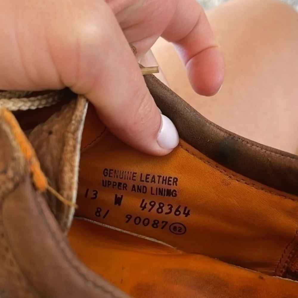 Brown vibram tan leather work boots/shoes
